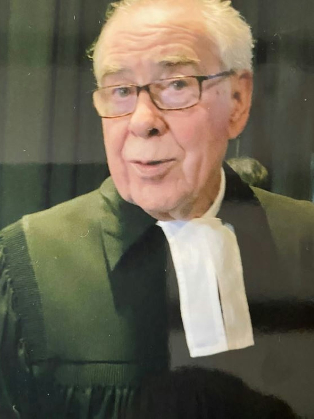 Reinhold Zuber wurde tot in seiner Wohnung entdeckt. Mit diesem Foto sucht die Polizei weiterhin nach Zeugen, die den Pastor genauer kannten. 
