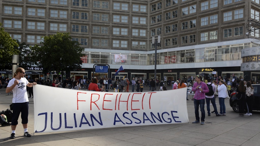 Activists supporting Julian Assange held a demo on Alexanderplatz on Saturday, 19 September calling for his release.