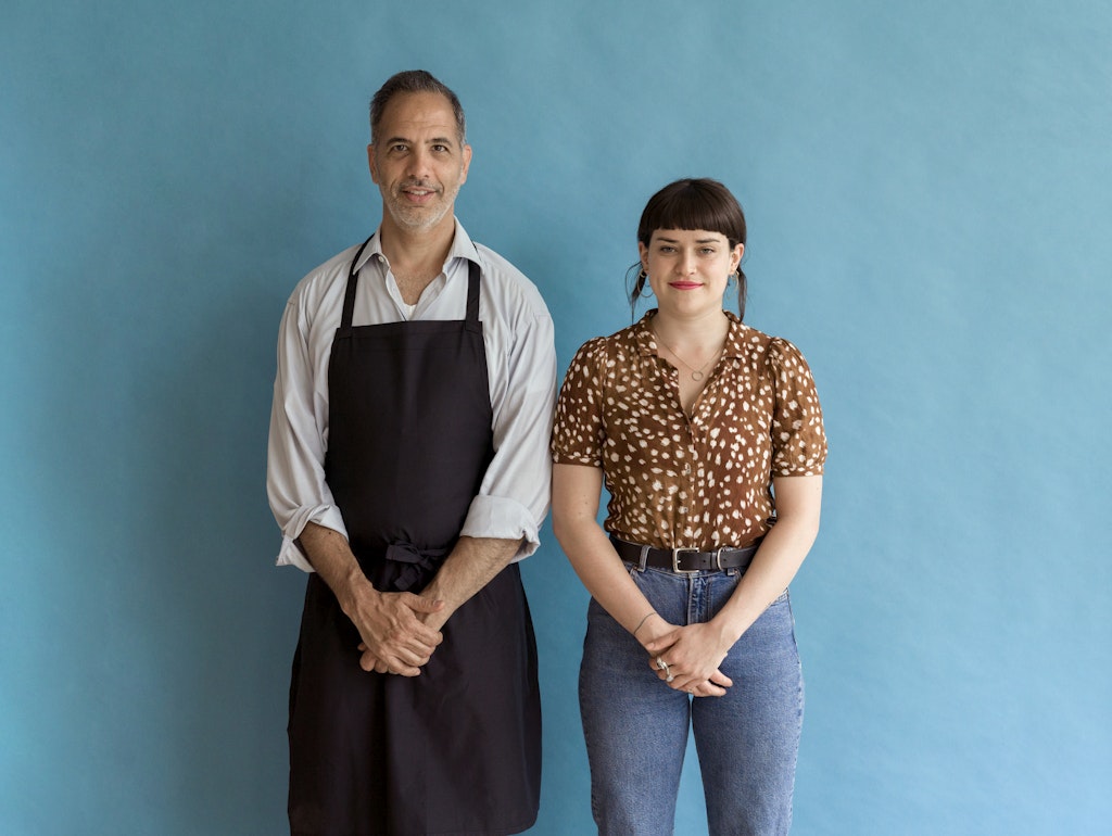 2 people, 1 mission: Yotam Ottolenghi und Ixta Belfrage haben sich für ein Gemüse-Kochbuch zusammengetan, das selbst Steak-Fans bekehren dürfte. 