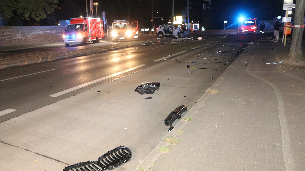 Von Januar bis Juli 2020 erfasste die Polizei insgesamt 1,3 Millionen Straßenverkehrsunfälle, hier in der Nacht zu Dienstag in Berlin.