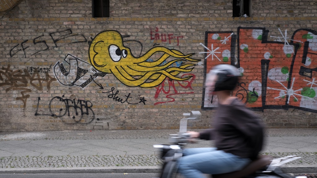 Ein Graffiti mit Krake in der Margarete-Steffin-Straße.