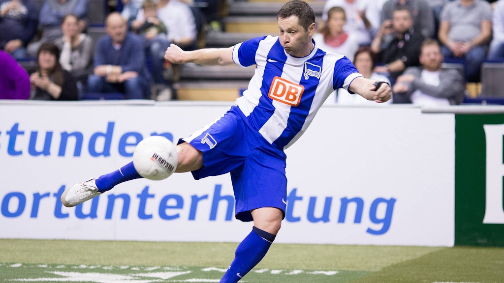 Er kann es noch: Pal Dardai beim Traditionsmasters in der Max-Schmeling-Halle im Januar 2020.