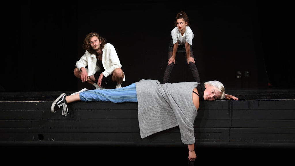 Nur noch selten auf der Bühne: Die UdK-Schauspieler Maximilian Diehle, Eva Gerngroß und Sofia Iordanskaya.