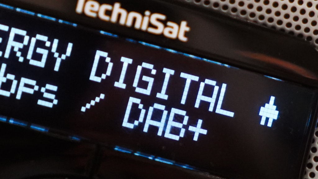 86 Prozent der Deutschen hören regelmäßig UKW-Radio. Das Digitalradio DAB+ liegt mit 11 Prozent an zweiter Stelle.