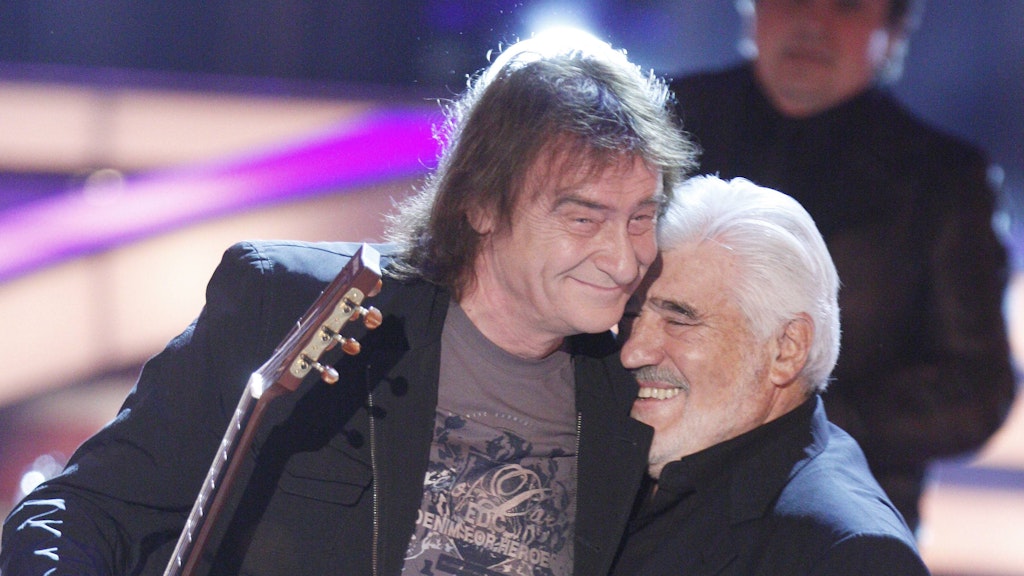 Sind gute Freunde: Dieter „Maschine“ Birr und Mario Adorf , hier bei einem Auftritt in der ZDF-Show von Carmen Nebel (2009).
