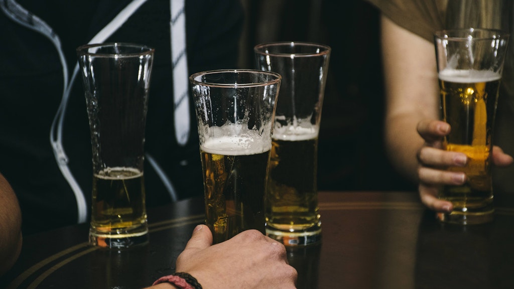 Bei hohen Infektionszahlen kann der Alkohol-Ausschank ab 23 Uhr untersagt werden.<br>