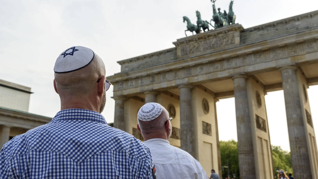 Protest against antisemitic violence in 2018.