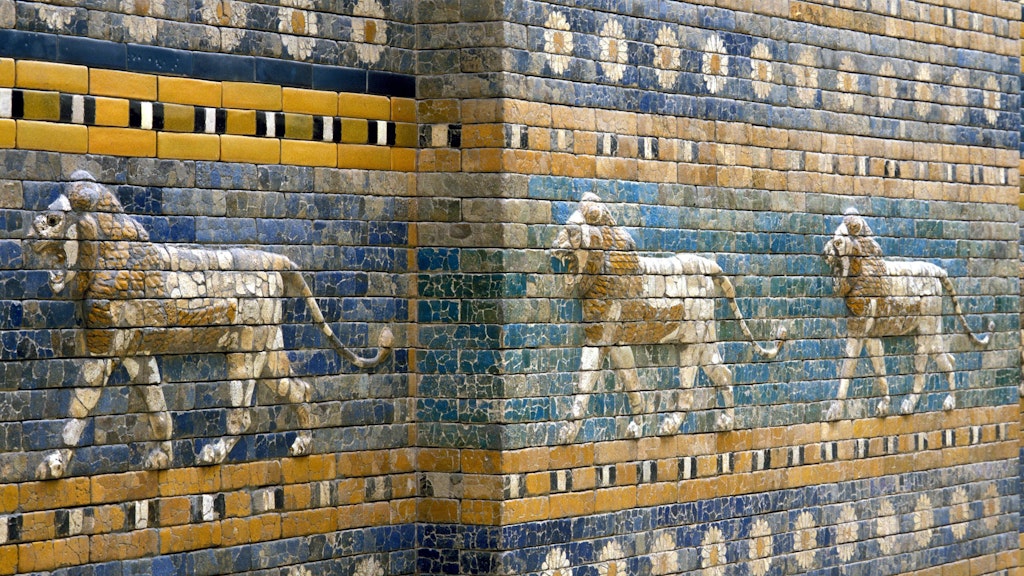 Beim Voranschreiten zum Erfolg ist das Scheitern ein wichtiger Stein im Mosaik. Löwen an der Prozessionsstraße von Babylon, 6. Jh., im Vorderasiatischen Museum in Berlin (Pergamon Museum).