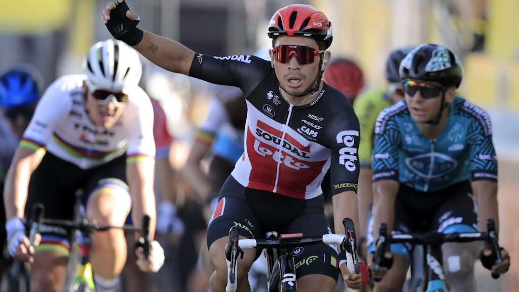 Setzt sich im Massensprint durch: der Australier Caleb Ewan.