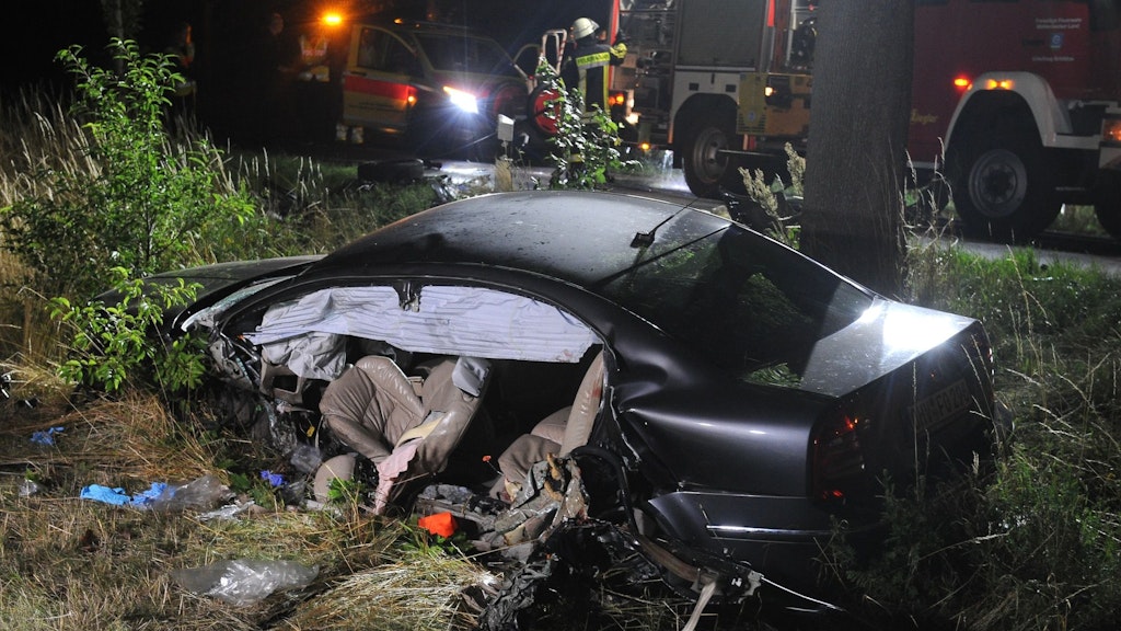 Bei dem Unfall starben zwei Frauen, die im aufgerissenen Skoda gesessen hatten.