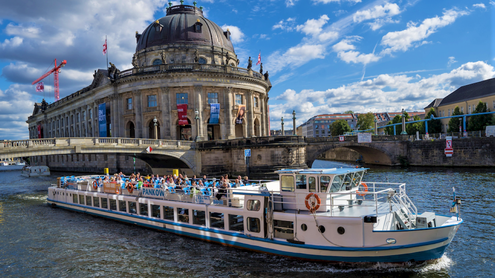 Museumsinsel mit dem Alten und Neuen Museum, der Alte Nationalgalerie, dem Bode-Museum und dem Pergamonmuseum.