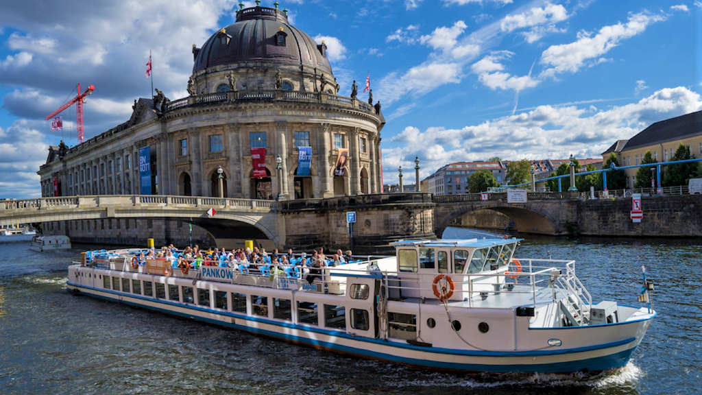 Museumsinsel mit dem Alten und Neuen Museum, der Alte Nationalgalerie, dem Bode-Museum und dem Pergamonmuseum.