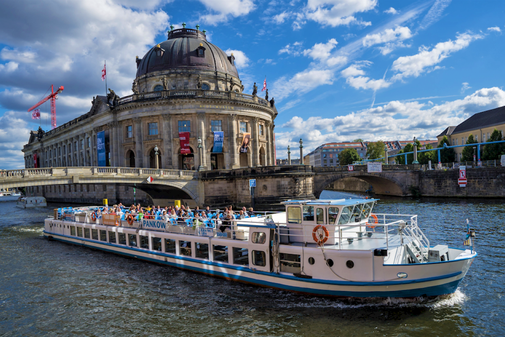 boat tour berlin mitte