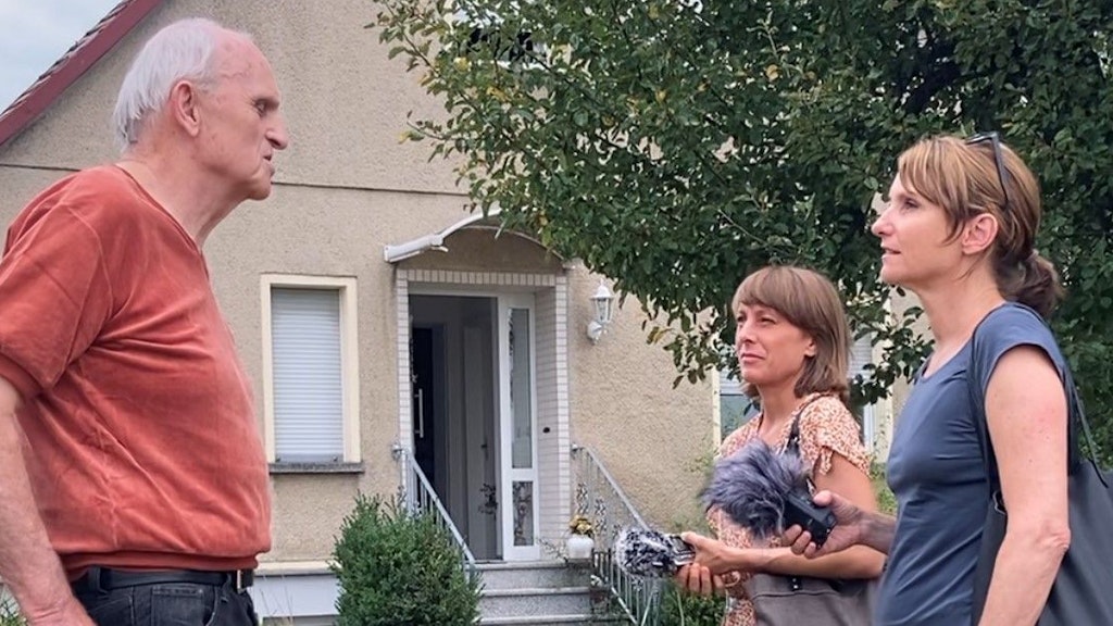Anja Reich (rechts) und Jenni Roth sprachen auch mit Markward Michel, dem Lokführer, der Diogos Leiche fand. 