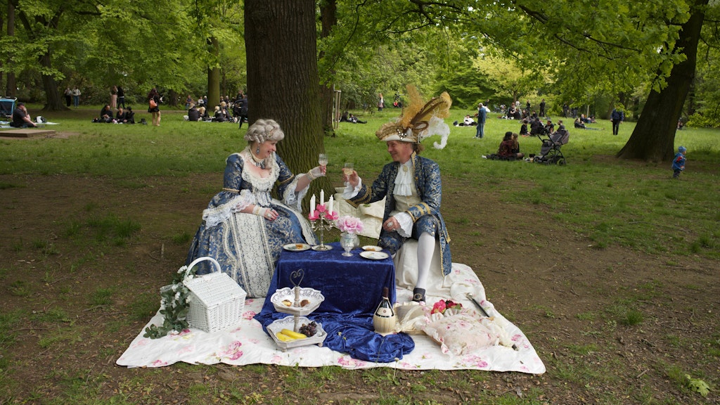 Das Viktorianische Picknick im Clara-Zetkin-Park Leipzig ist Tradition.