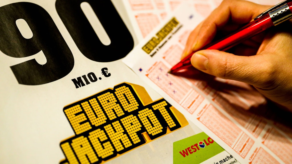 Der Gewinner des Eurojackpots kann sich über 90 Millionen Euro freuen.