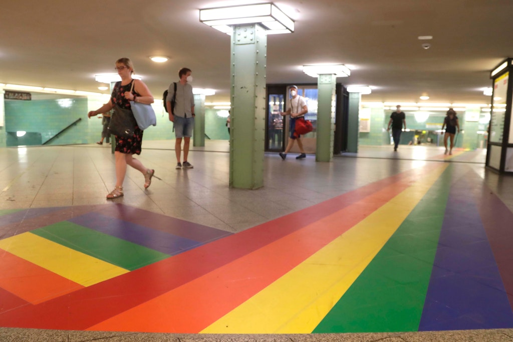 Im U-Bahnhof Alexanderplatz wurde unter anderem der Fußboden umgestaltet. <br>