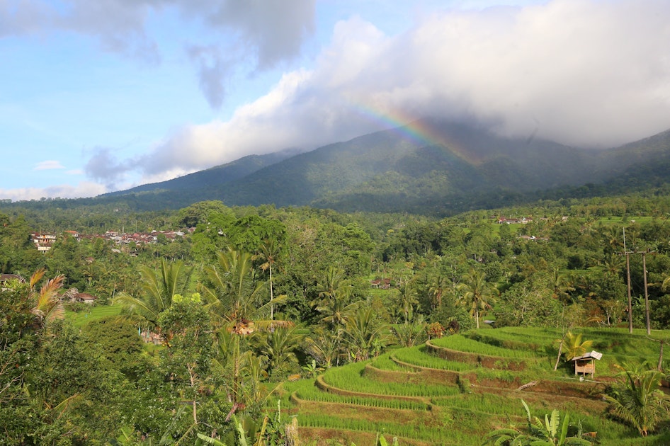 perhatian!  Lebih banyak menahan diri dengan gambar-gambar indah Bali tolong