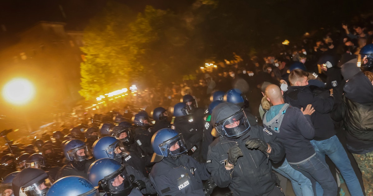 Bilanz zum 1. Mai in Berlin: 500 Randalierer, 37 Festnahmen, 30 verletzte Polizisten