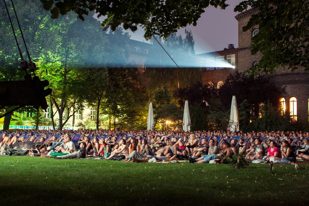 Hellersdorf: Puppentheater und Freiluftkino am Piratenspielplatz im Gelben Viertel