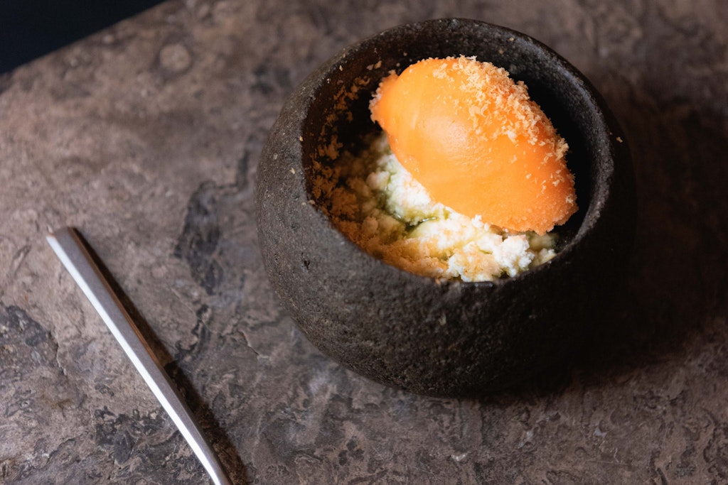 You can also have sweets at Holly: carrot and sea buckthorn sorbet, sweet ricotta, coriander syrup, roasted chestnuts.
