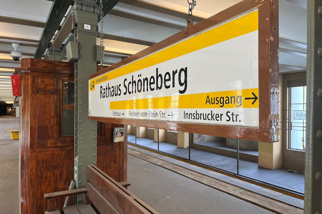 Der U-Bahnhof Rathaus Schöneberg ist eine der schönsten Stationen im BVG-Netz – auch wegen des Ausblicks auf den Stadtpark. Der Bahnhof bekommt einen Aufzug und einen zweiten Zugang. Ab Dezember hält die U4 wieder.
