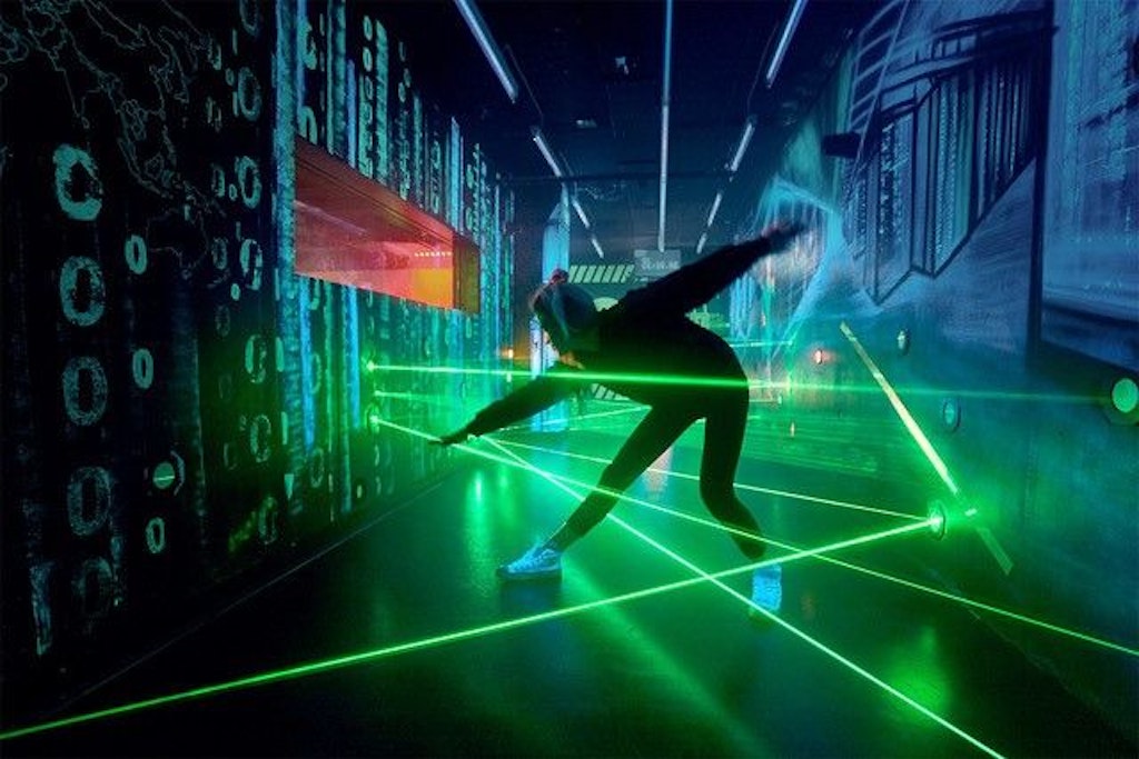 <strong>Der Laserparcour:</strong> Titt an gegen Deine Freunde und vergleicht Eure Zeiten mit den ewigen Meistern des Spiels. Eine Herausforderung, die immer wieder aufs Neue Spaß macht und kleine und große Besucher in Ihren Bann zieht.