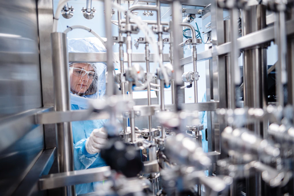Produkcja szczepionek firmy Biontech z siedzibą w Moguncji w Marburgu, 2021