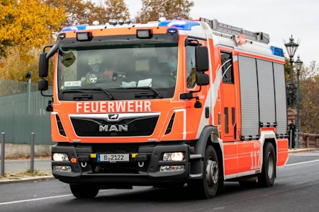 Zwei Verletzte nach Brand in Berlin-Spandau: Möbel stehen in Flammen
