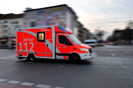 Friedrichshain: Kleinkind bei Verkehrsunfall mit Auto verletzt