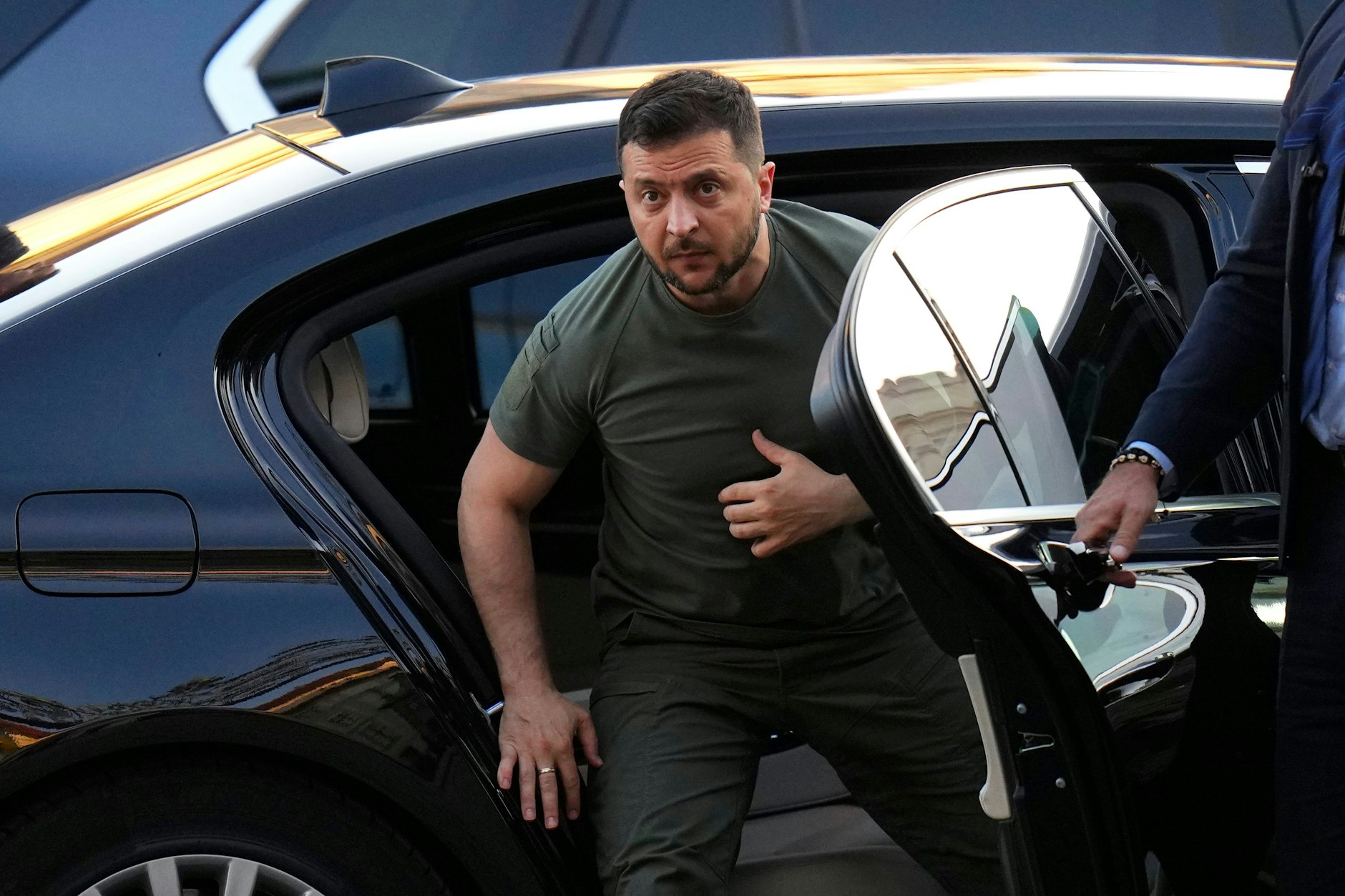 Kurz vor dem Nato-Gipfel kommt Wolodymyr Selenskyj, Präsident der Ukraine, auf der Prager Burg an.