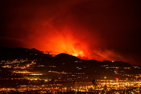 „Es ist zum Heulen“: Brände in Europa und Kanada bedrohen Zehntausende Menschen