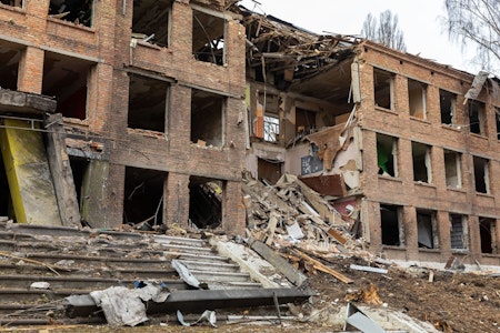 Kiews Schulen erhalten Bombendrohungen – Ukraine richtet Schutzräume ein