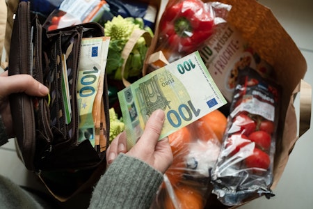 Höherer Lohn, trotzdem weniger Geld: Inflation drückt Einkommen der Deutschen