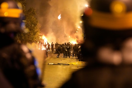 Jugendlicher nach Polizeieinsatz in Paris hirntot: Wieder Krawalle befürchtet