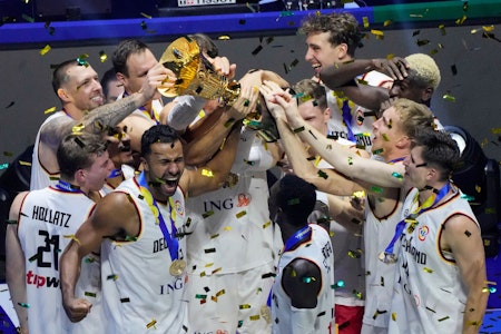 Basketball-WM: Deutschland schlägt Serbien, wird erstmals Weltmeister