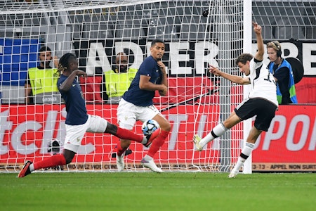 Deutschland besiegt Frankreich 2:1 – der Völler-Effekt