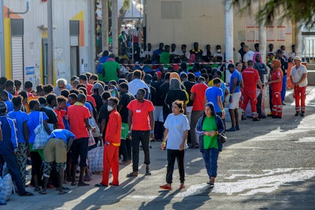Lampedusa: Tausende Migranten in wenigen Stunden – Insel ruft Notstand aus