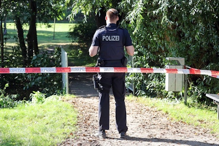 Neubrandenburg: Sechsjähriger nahe Bolzplatz erstochen – viele Fragen offen