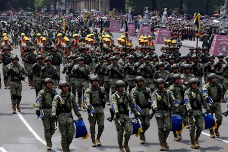 Mexiko: Russische Soldaten nehmen an Militärparade teil – was hat das zu bedeuten?