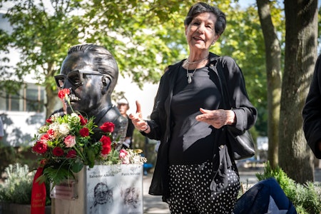 Salvador Allendes Tochter besucht Berlin: Ausflug ins Allende-Viertel in Köpenick