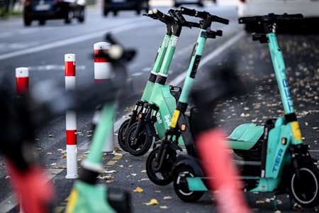 E-Scooter in Berlin: Zehntausende werden täglich behindert – was hilft?