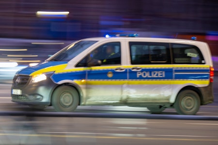 Reinickendorf: 76-jährige Autofahrerin rammt Polizeiauto – Verletzte