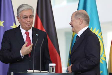 Tokajew: Kasachstan wird Sanktionen gegen Russland einhalten, Öllieferungen nach Deutschland erhöhen