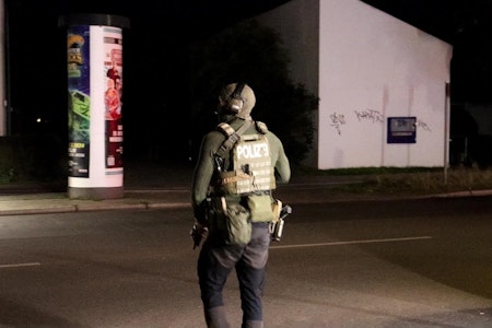 SEK-Einsatz in Berlin-Lichtenrade: Illegale Waffe bei Senior gefunden