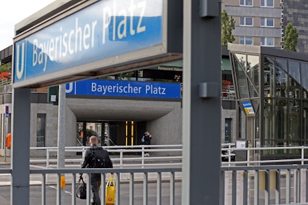 Seltsamer Prozess in Berlin: Drei Polizisten, kriminelle V-Leute und ein Maschinengewehr