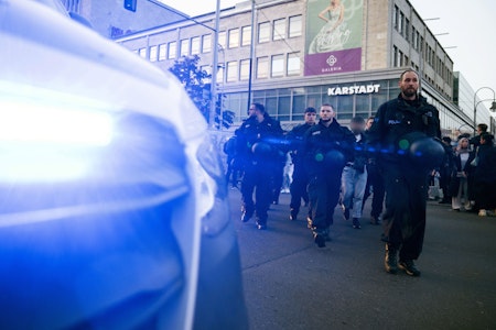 Nahost in Berlin: Molotow-Cocktails auf Polizeiauto – Straftaten mit Israel-Bezug nehmen zu