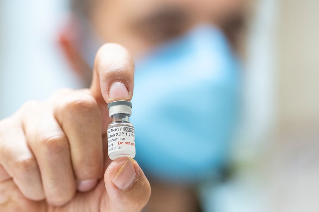 Nachfrage bei Corona-Medikamenten rückläufig: Umsatz von Pfizer und Moderna droht abzustürzen