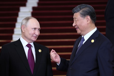 Zehn Jahre Neue Seidenstraße: Putin lobt Xis Pläne zur Neuordnung des Welthandels