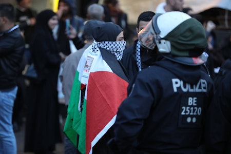 Verfassungsrechtler Michael Wrase sieht Verbote von Pro-Palästina-Demos in Berlin kritisch